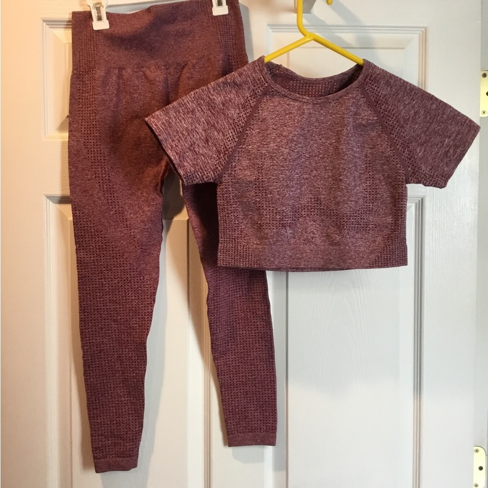 2 piece workout outfit- top is x-small and bottom are small